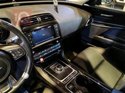 جاكوار XE